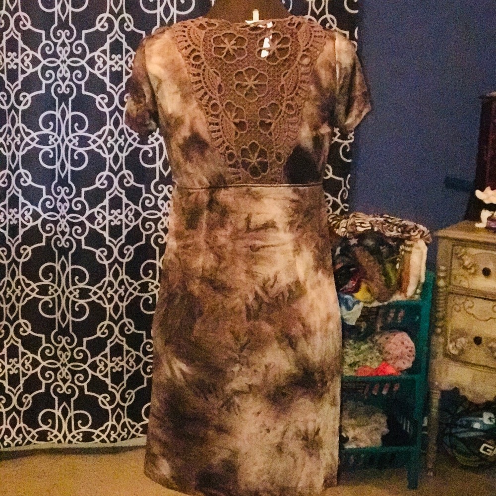 Dress - Picture 2 of 3
